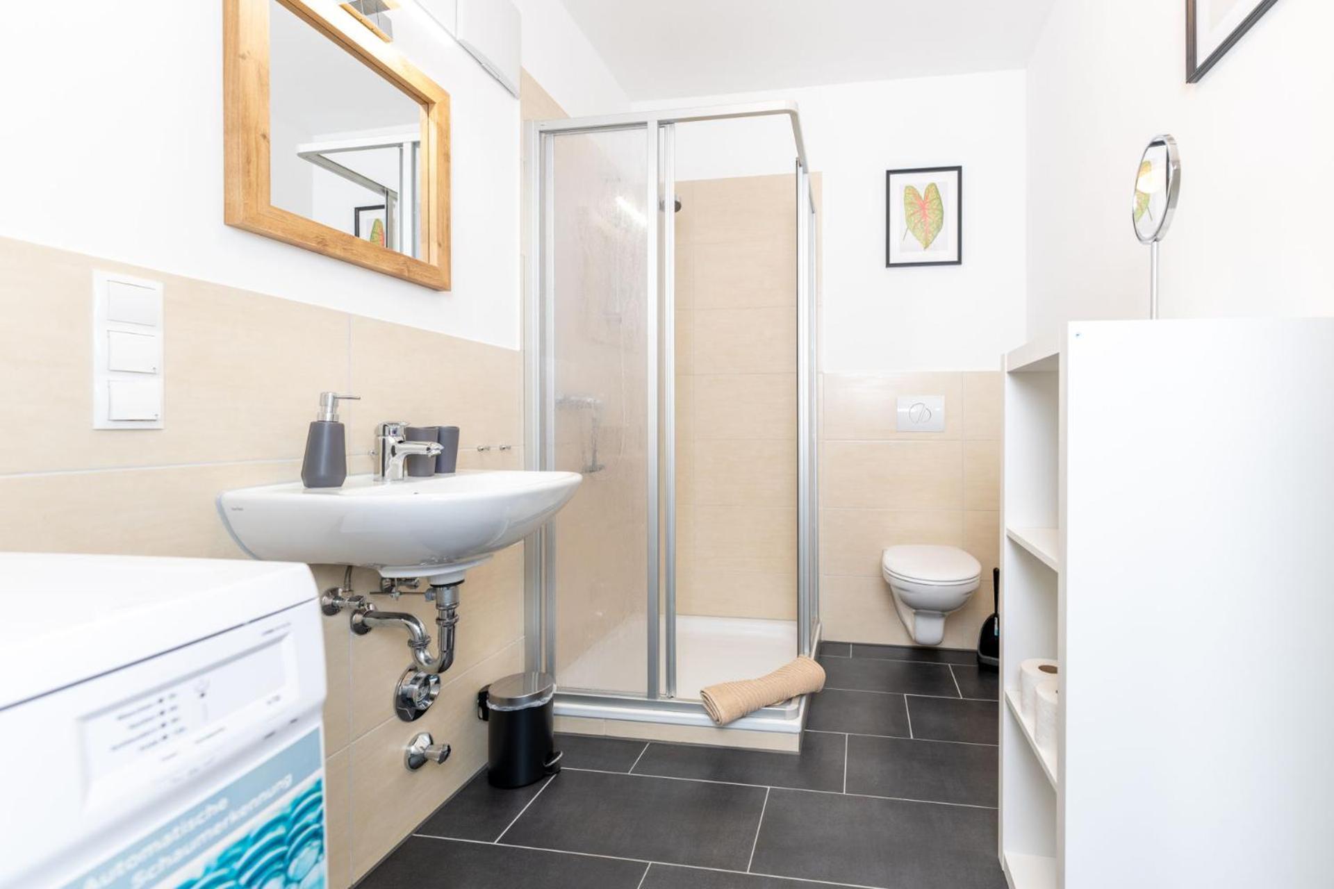 Modernes Apartment Mit Privatem Stellplatz Wenige Minuten Von Der Innenstadt & Mosel Koblenz  Ngoại thất bức ảnh