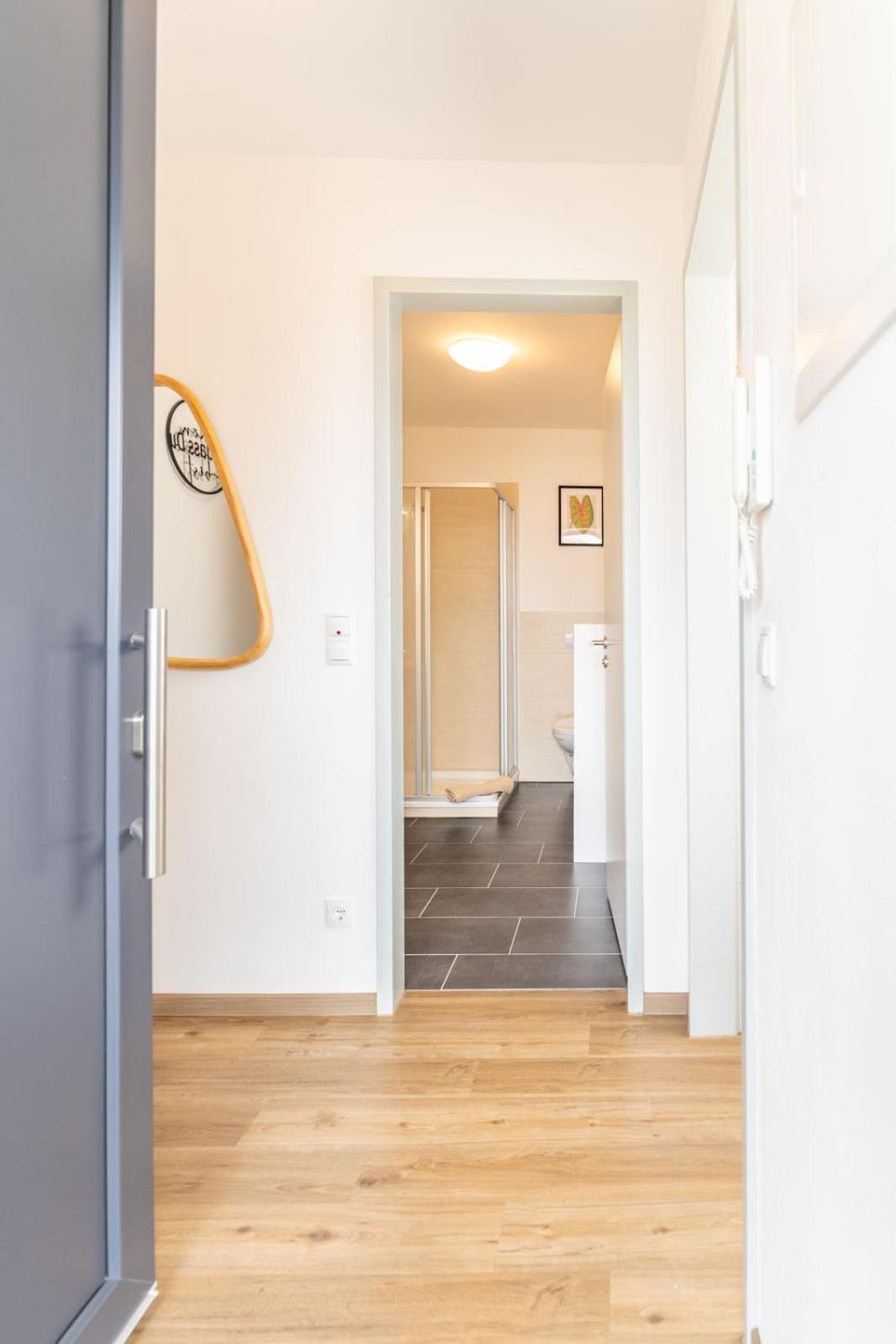 Modernes Apartment Mit Privatem Stellplatz Wenige Minuten Von Der Innenstadt & Mosel Koblenz  Ngoại thất bức ảnh